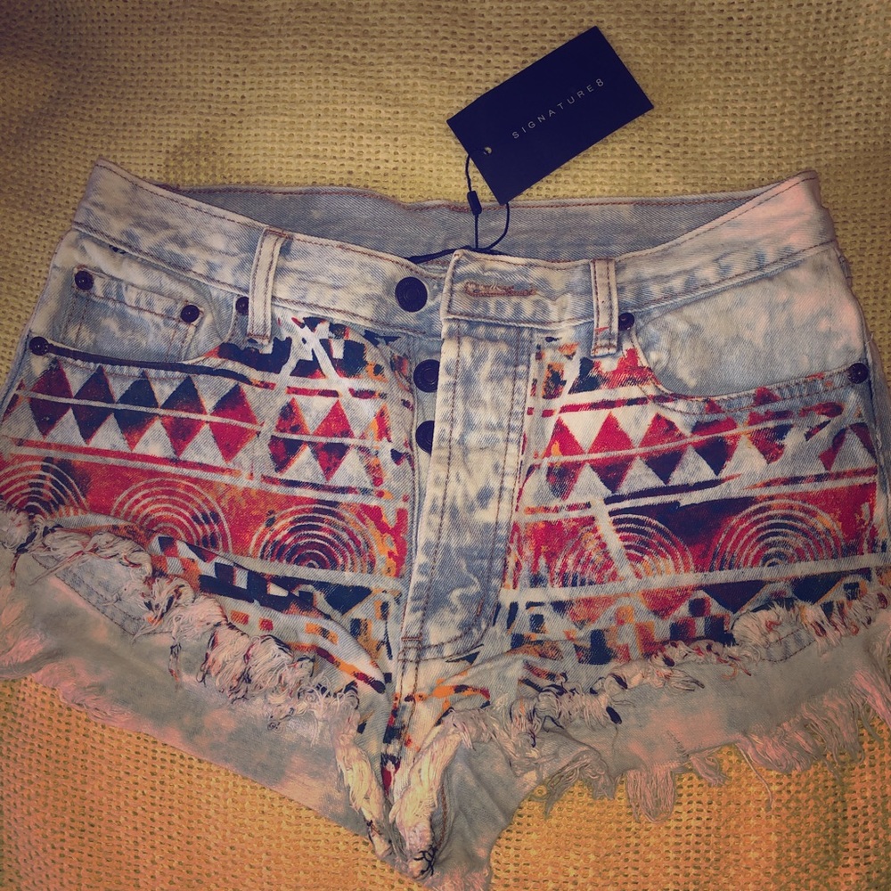 NWT Signature Graffiti Denim ShortShorts, M/27,28